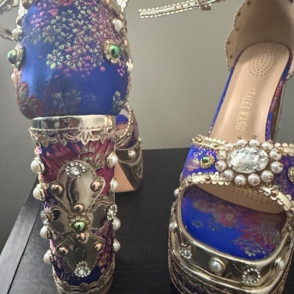 Azalea Wang size 9 blue heels . - Picture 4 of 5